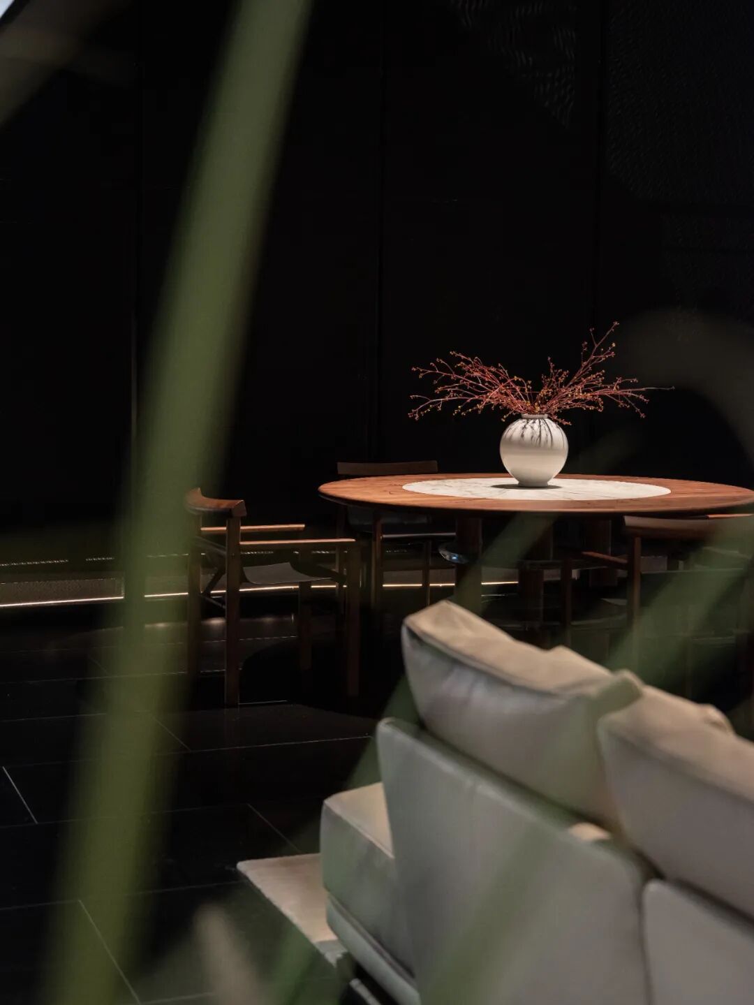 VEIJ蔚见 | 深圳展·回顾「三角之门敞开在黄昏」